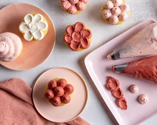 /techniques-de-decoration-simples-avec-une-douille-unie-ou-ronde